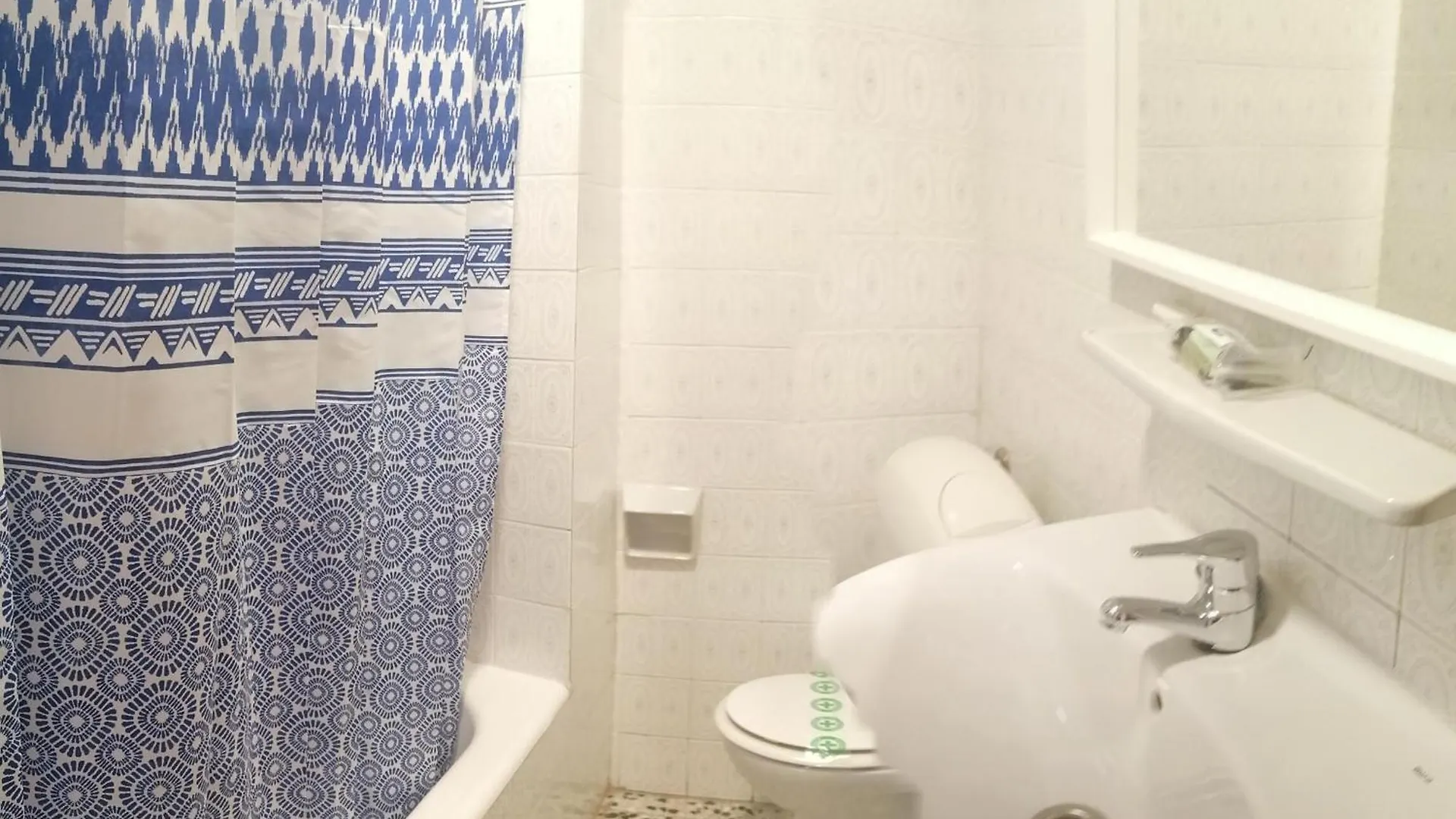 Apartment Apartamento En 2ª Linea De Playa Con Terraza, Parking Y Wifi, Cerca De Comercios. - Es-258-119 Roses Spain