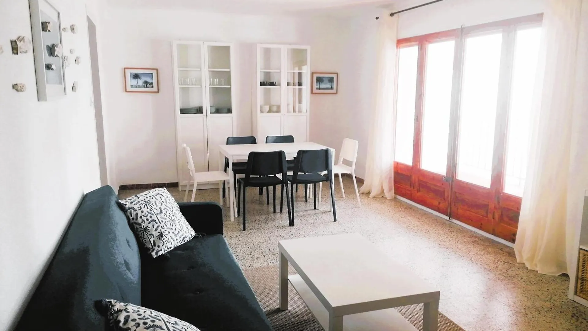 Apartamento En 2ª Linea De Playa Con Terraza, Parking Y Wifi, Cerca De Comercios. - Es-258-119 Roses