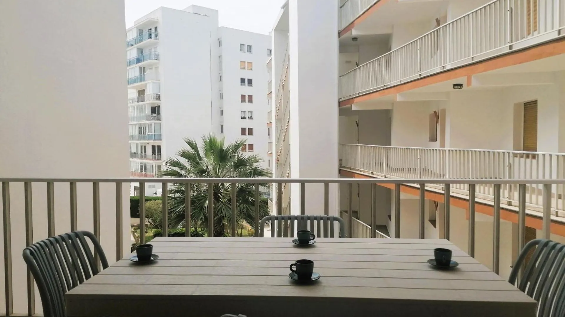 Apartamento En 2ª Linea De Playa Con Terraza, Parking Y Wifi, Cerca De Comercios. - Es-258-119 Roses 0*,  Spain